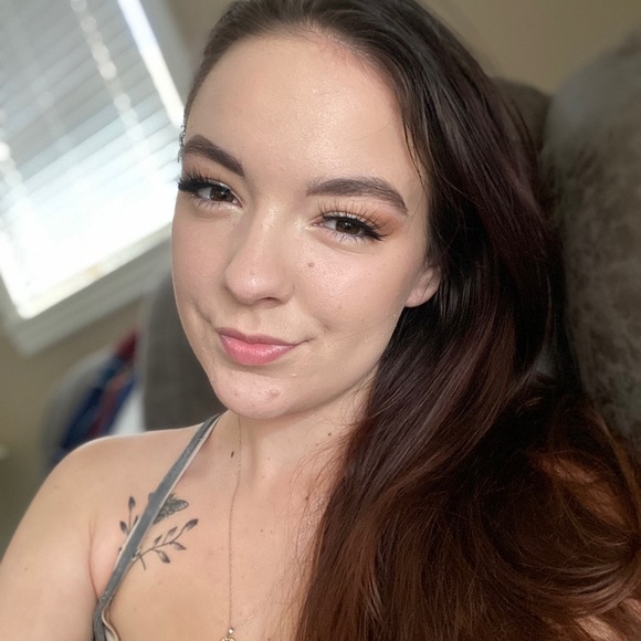 Meet your Posher, Allison - Picture 1 of 1